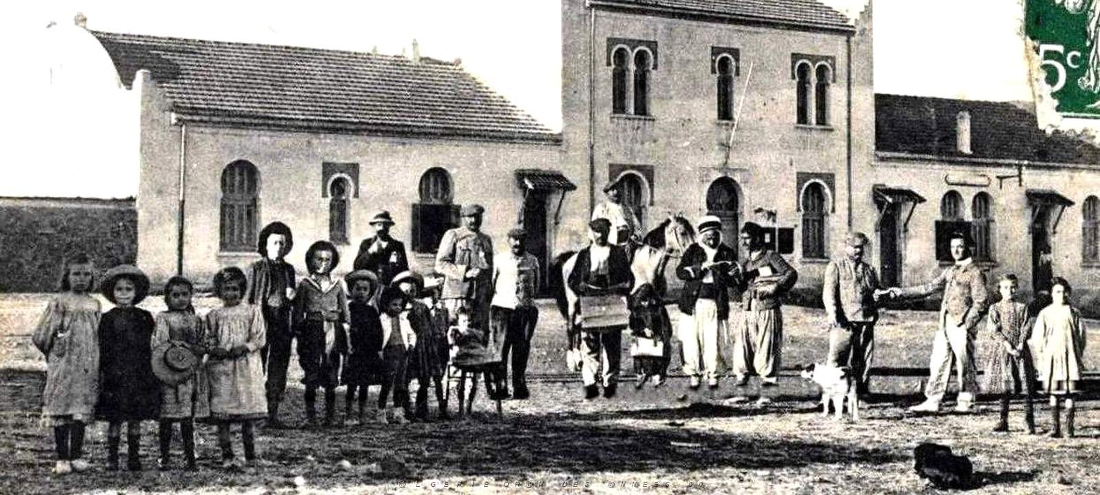 1839- Montgolfier - La Mairie2 et la Poste.jpg